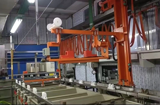 Línea Automatizada (con polipasto lateral)